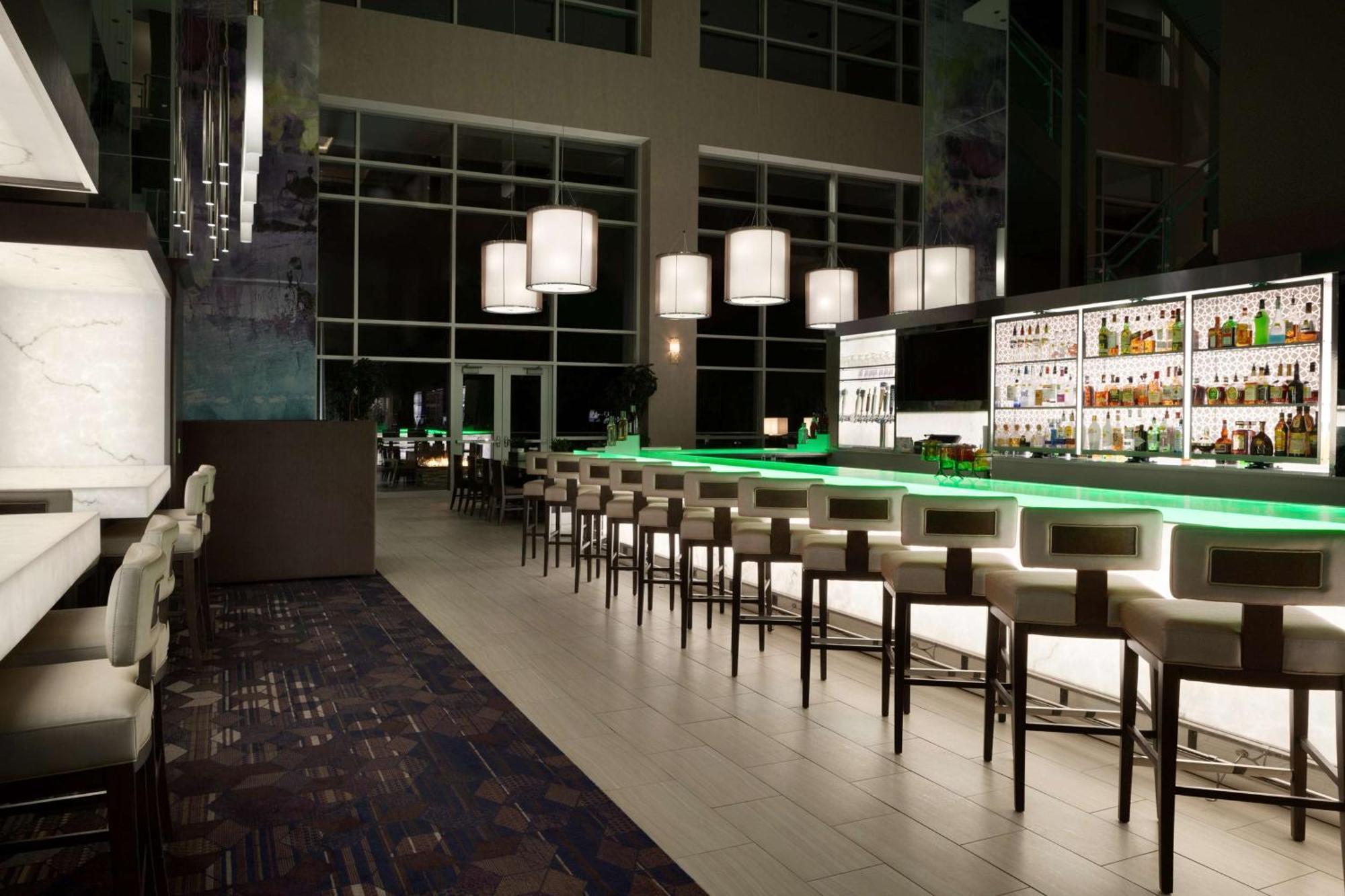 Embassy Suites By Hilton Charlotte Uptown Exterior photo